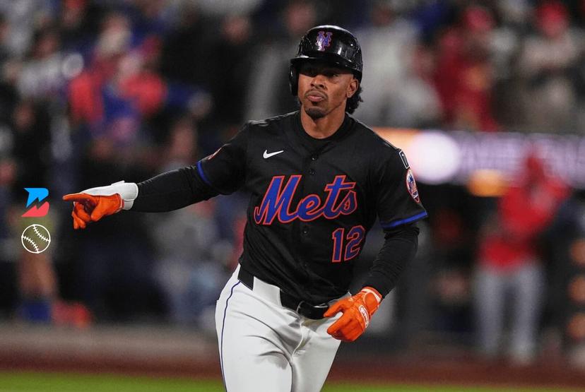 Lindor rounds the bases