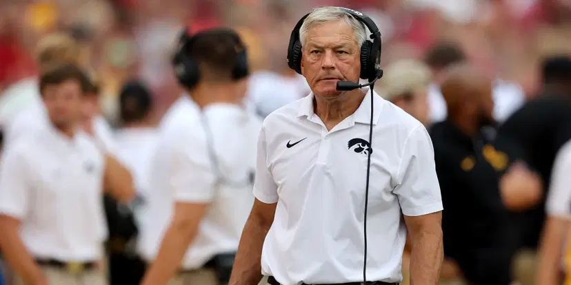 Kirk Frentz has built a great defense at Iowa as the Hawkeyes unit is certainly top 10 in the nation - Iowa Vanderbilt Picks