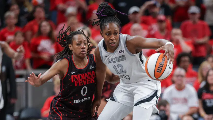Chelsea Gray and Kelsey Mitchell