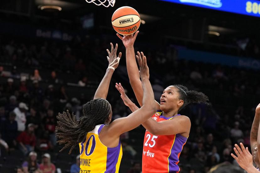 Alyssa Thomas and Nneka Ogwumike
