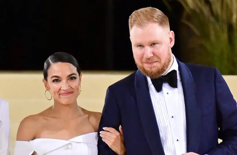 BetOnline Odds: Top Picks & Longshots for AOC's Next Partner