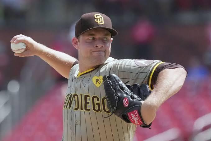 Pitcher's Duel: Sunday Expert Divisional Round Picks