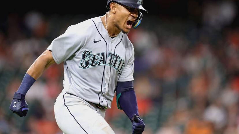 Julio Rodriguez total bases prop tonight