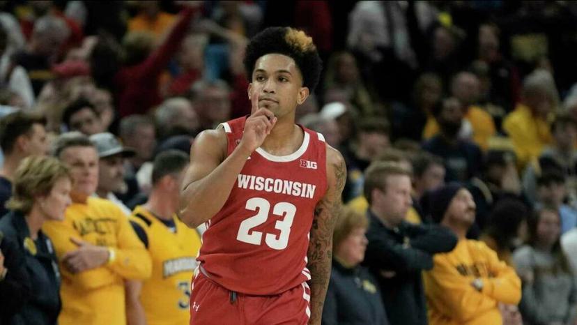 Wisconsin guard Chucky Hepburn hush Marquette crowd.