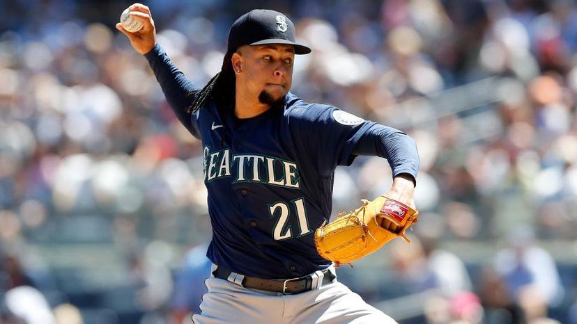 Luis Castillo pitches very well at home