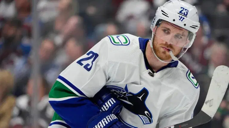Lindholm scored the winner for Vancouver in Game 4