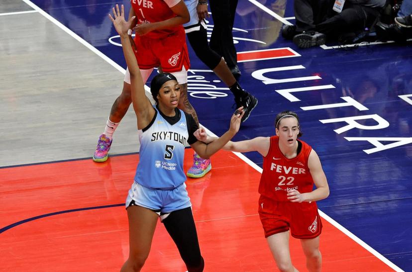 Angel Reese calls for the ball