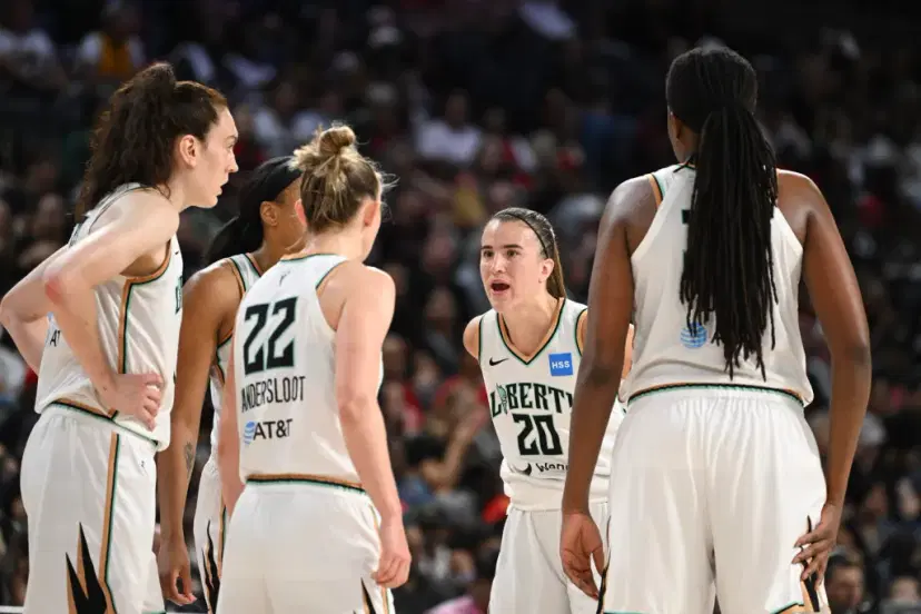 New York Liberty huddle