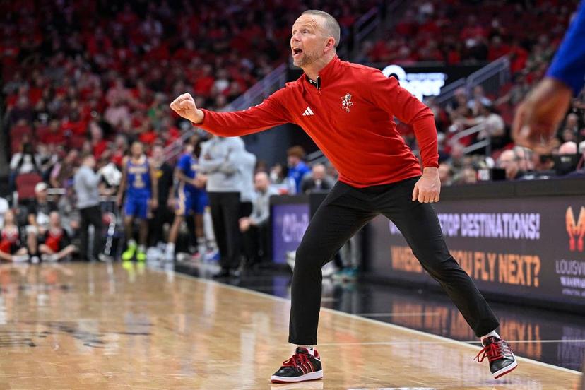 Louisville has a tough home matchup against SMU this Saturday - NCAA Basketball Picks