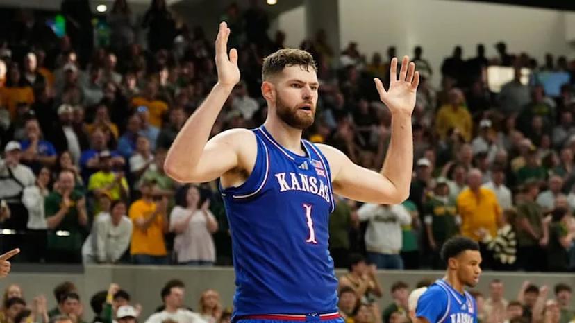 Hunter Dickinson of the Kansas Jayhawks