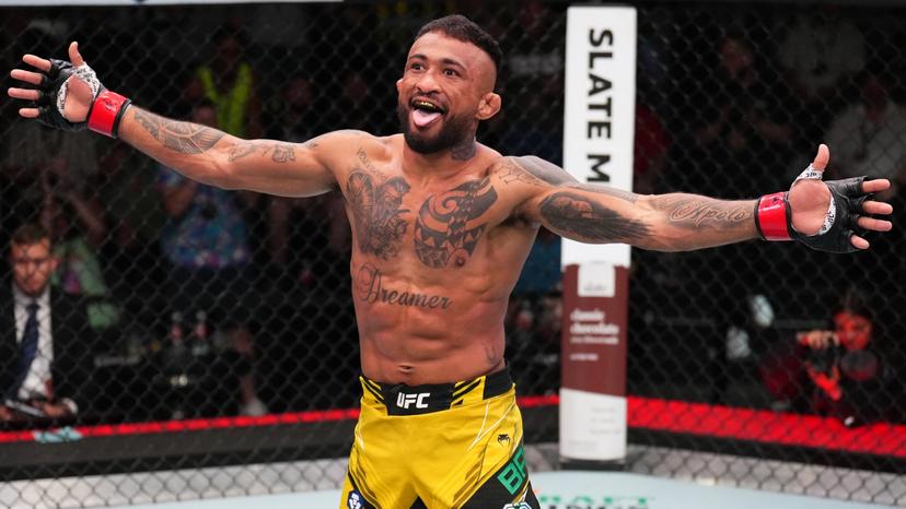 Joanderson-Brito-UFC-105-odds.jpg UFC Vegas 105 Lerone Murphy vs Josh Emmett Odds, Predictions