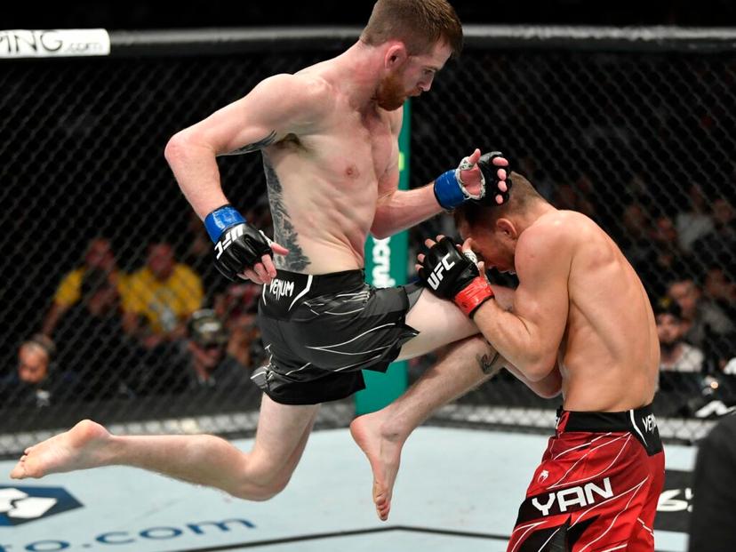 UFC Des Moines Cory Sandhagen vs Deiveson Figueiredo Fight Card Analysis & Best Bets