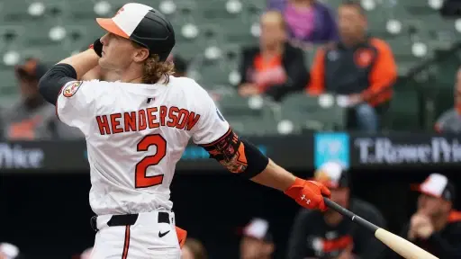 Gunnar Henderson Big swing