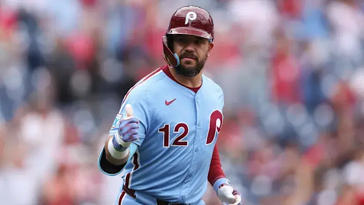 Kyle Schwarber thumbs up player props