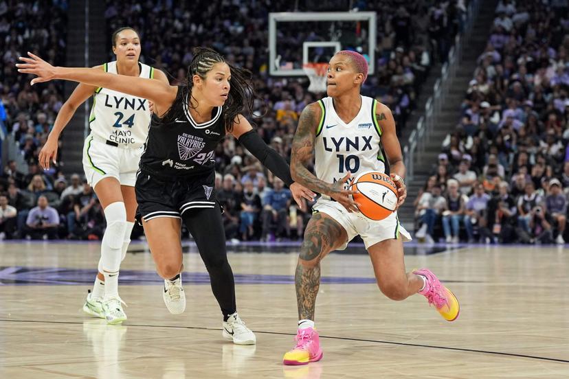Courtney Williams and Veronica Burton