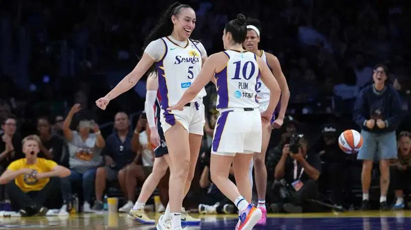 Kelsey Plum and Dearica Hamby