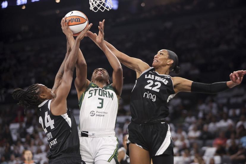Nneka Ogwumike and A'ja Wilson