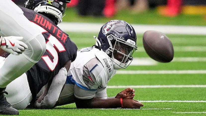 Shedeur Sanders & Cam Ward square off in NFL Week 14. Check out our Cleveland Browns vs Tennessee Titans predictions & prop bet for the game.