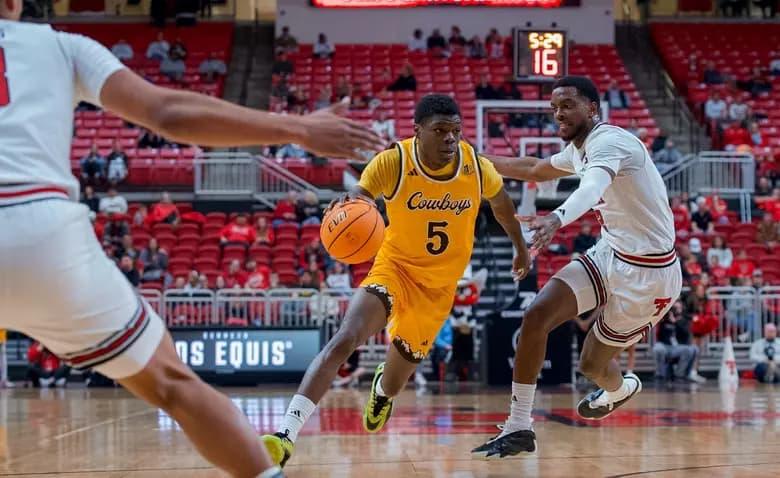 Leland Walker leads the Cowboys with 14.0 points per game and 1.4 assists - NCAA Basketball Picks
