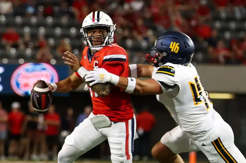 NCAAF Arizona Wildcats Noah Fifita