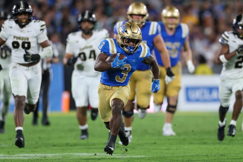 Wayne Knight has cleared this line with ease in two straight and three overall this year. Take him to be a solid pass catching back this weekend. UCLA Oregon Expert Picks